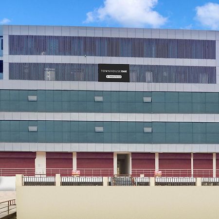 Townhouse Oak Sarusajai Stadium Dispur Esterno foto