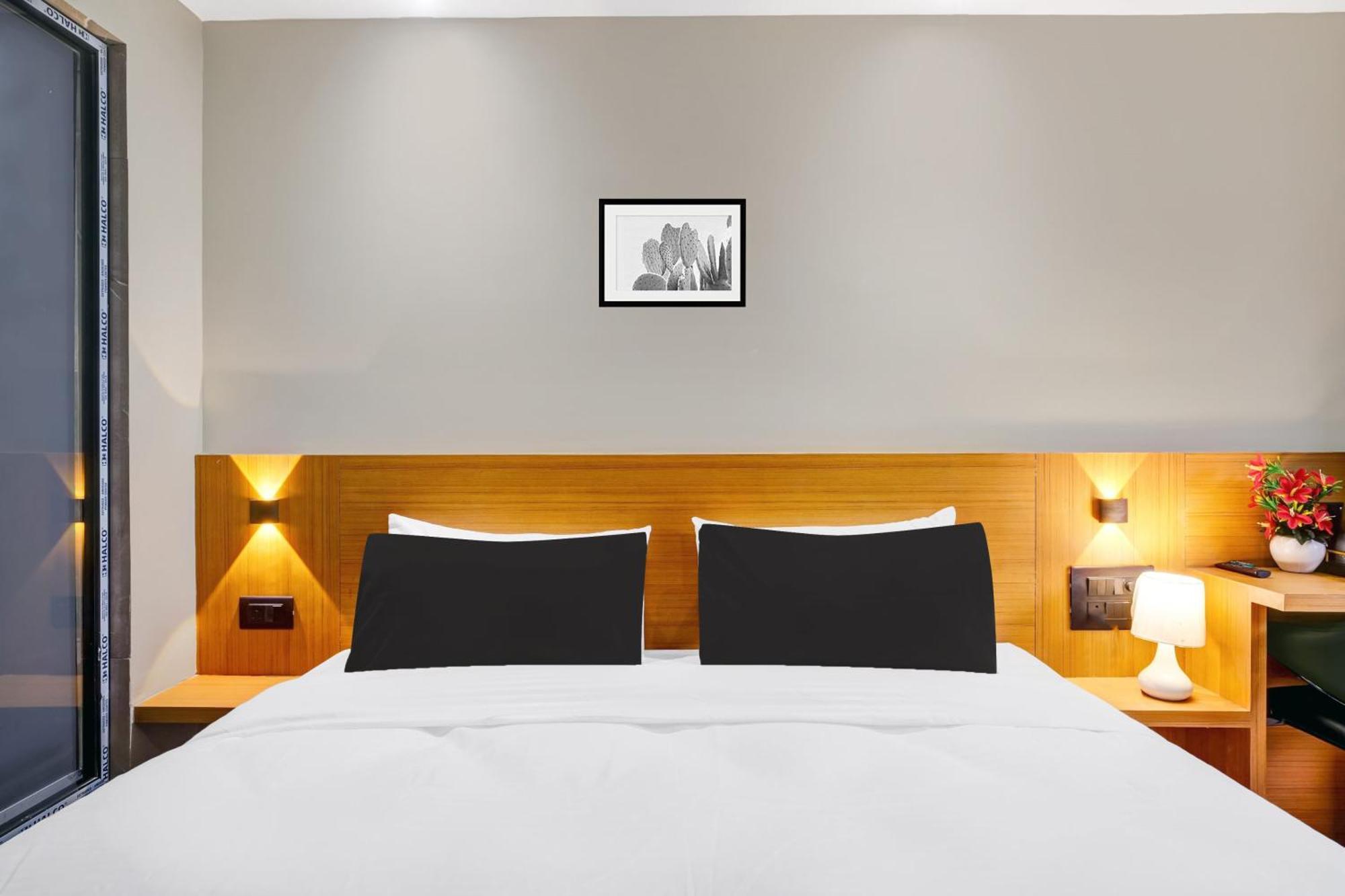 Townhouse Oak Sarusajai Stadium Dispur Esterno foto