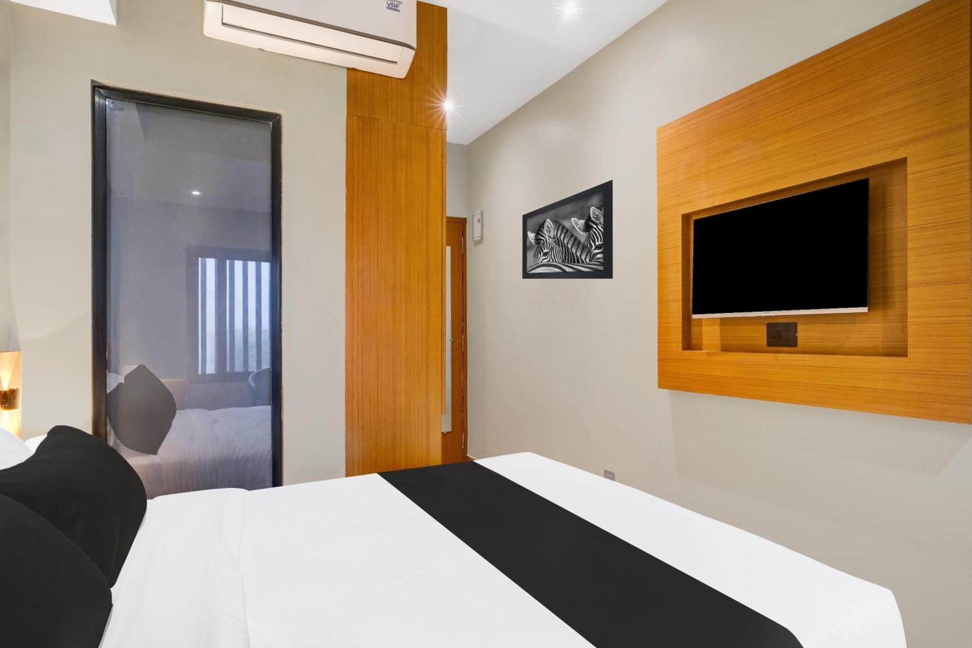 Townhouse Oak Sarusajai Stadium Dispur Esterno foto