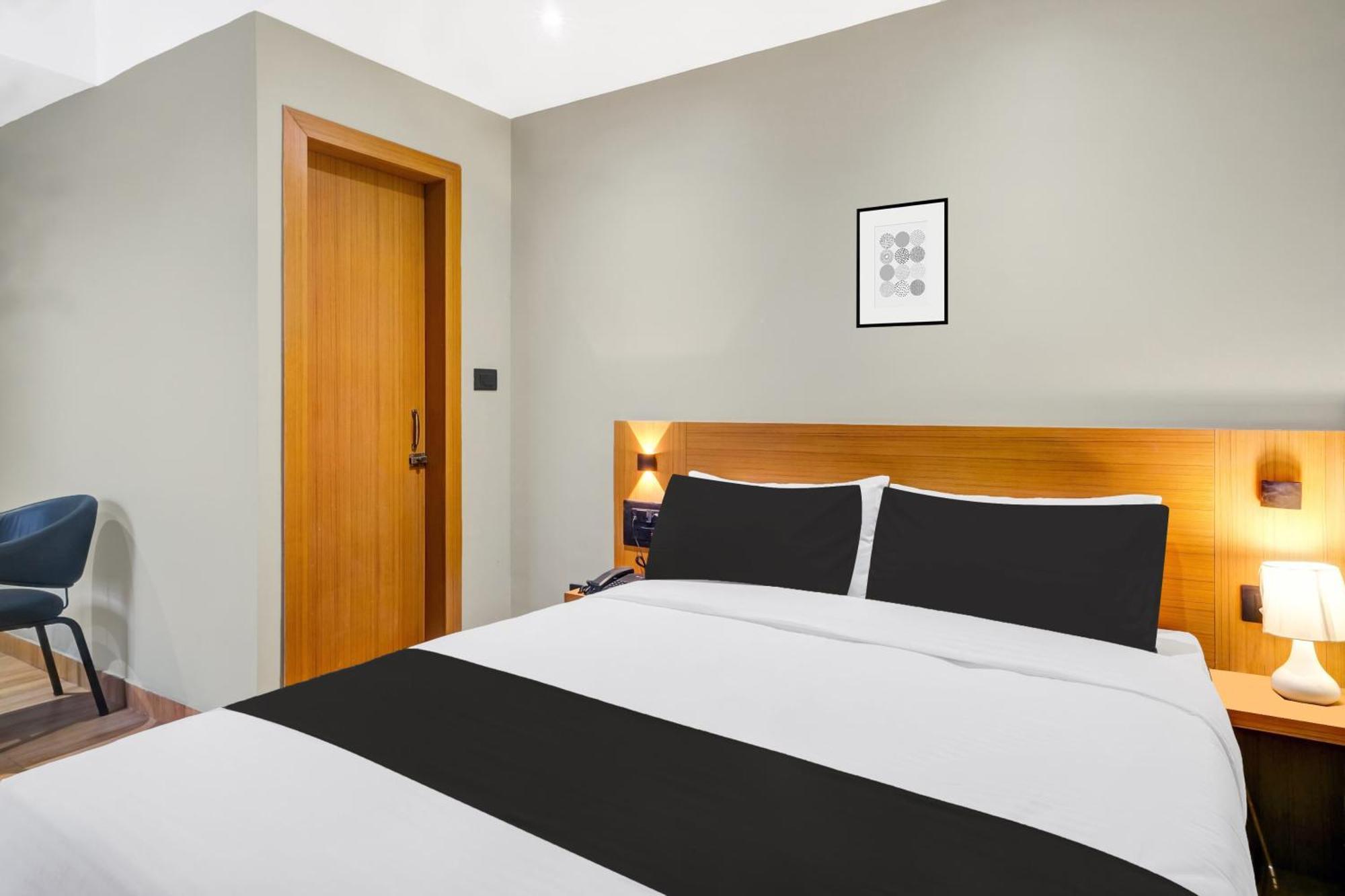 Townhouse Oak Sarusajai Stadium Dispur Esterno foto